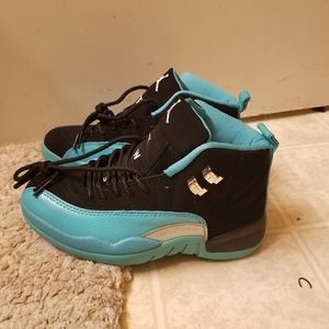 Air Jordan 12 retro black teal size 6.5